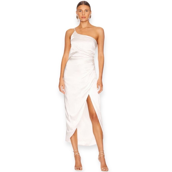 Elliatt Dresses & Skirts - Elliatt Isabelle Dress in Ivory Elegant One-Shoulder Dress women’s size small